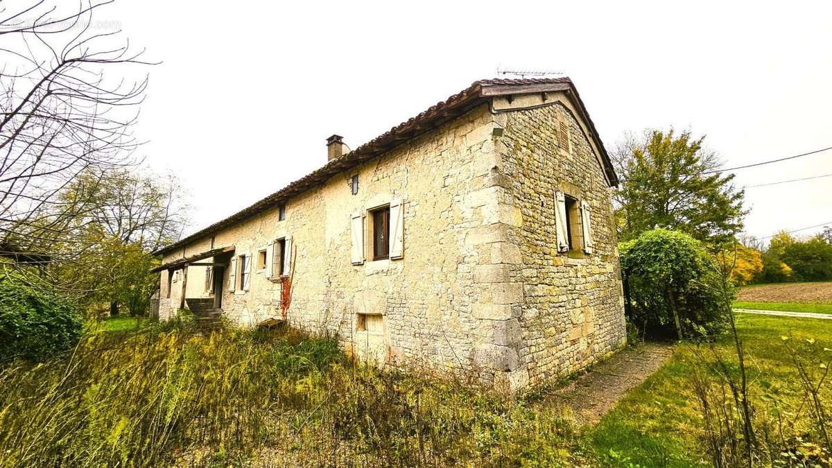 Maison à PUYLAROQUE