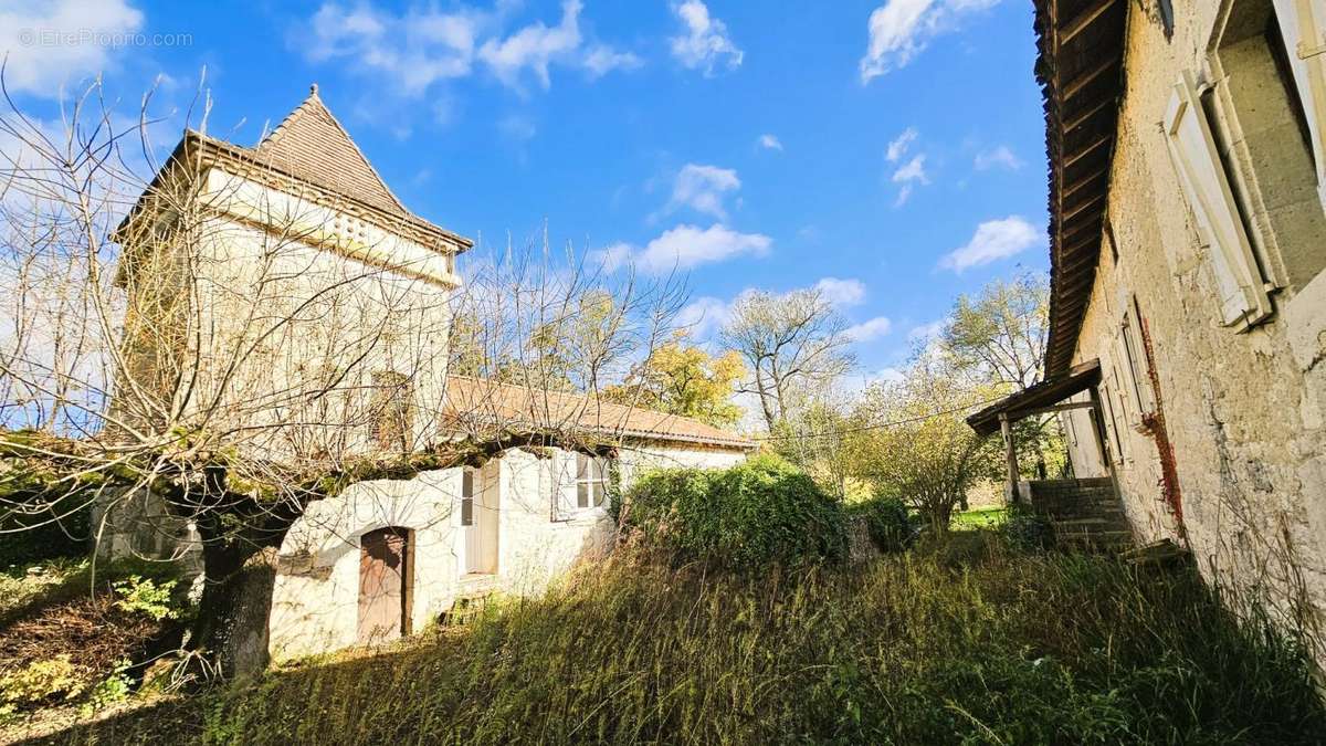 Maison à PUYLAROQUE