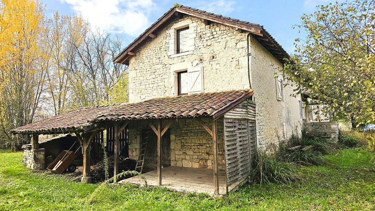 Maison à PUYLAROQUE