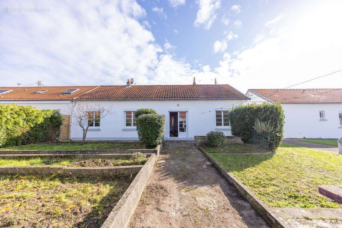 Maison à SAINT-SEBASTIEN-SUR-LOIRE