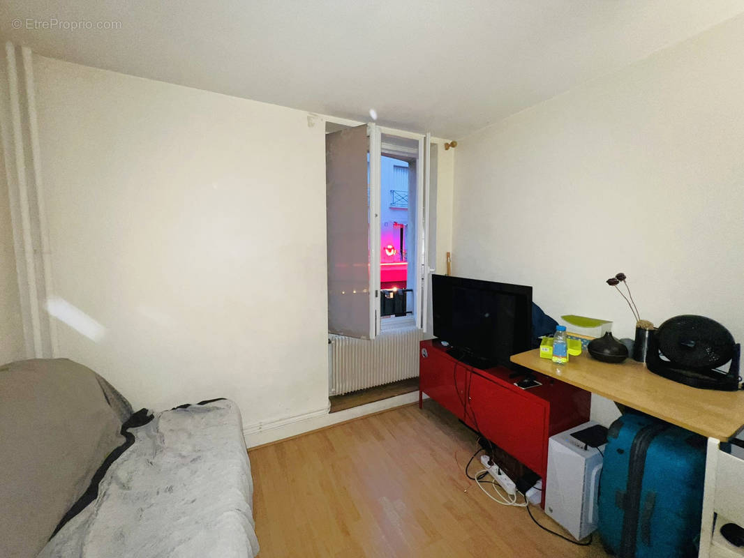 Appartement à PARIS-14E