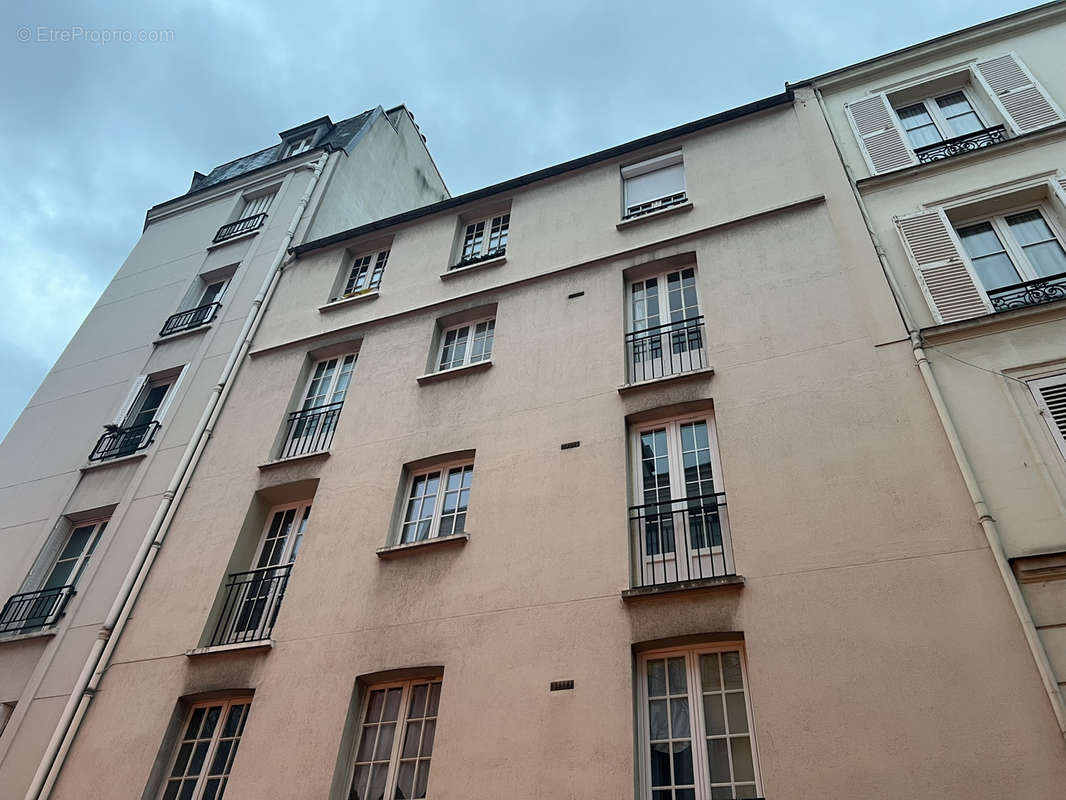 Appartement à PARIS-14E