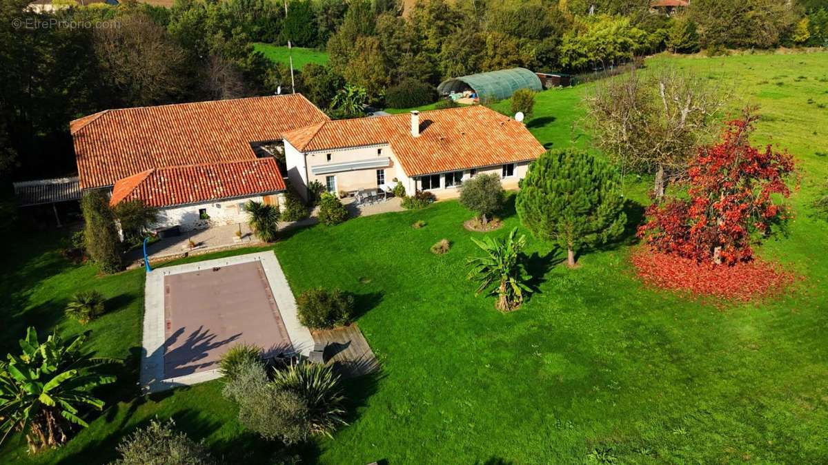 Maison à SAINT-SYLVESTRE-SUR-LOT