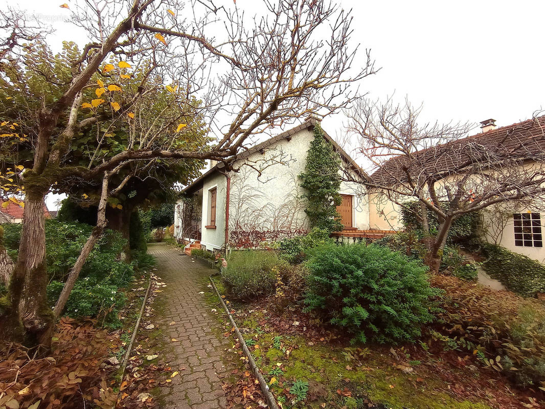 Maison à BRIIS-SOUS-FORGES