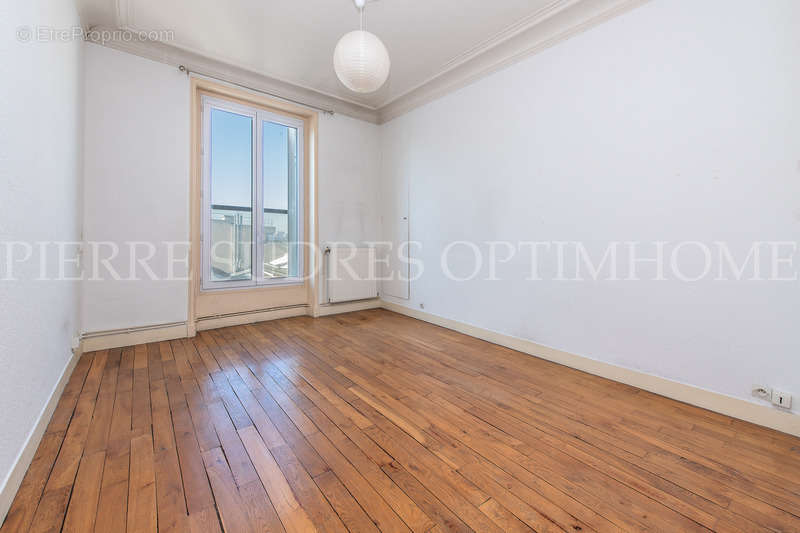 Appartement à PARIS-11E