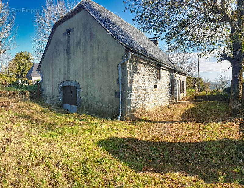 Maison à ANGLARDS-DE-SALERS