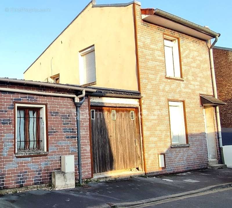 Maison à SAINT-QUENTIN