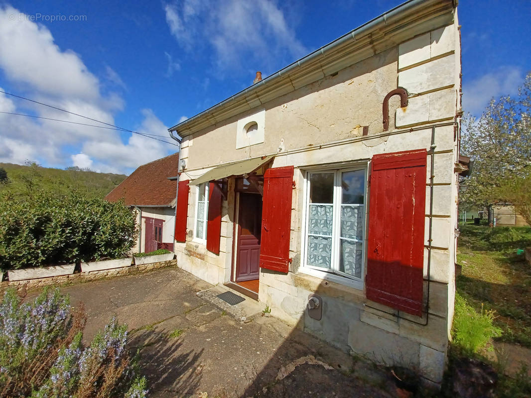 Maison à LA CELLE-SUR-NIEVRE