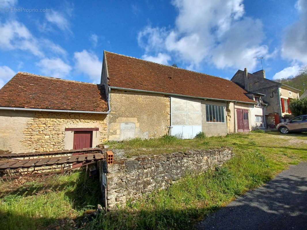 Maison à LA CELLE-SUR-NIEVRE