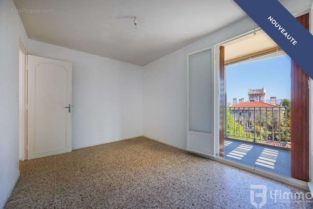 Appartement à MARSEILLE-8E