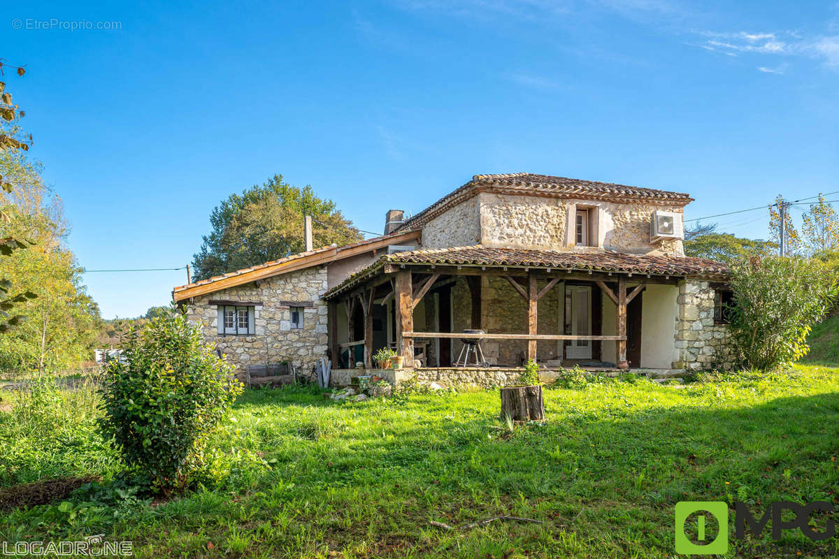 Maison à ALLEZ-ET-CAZENEUVE