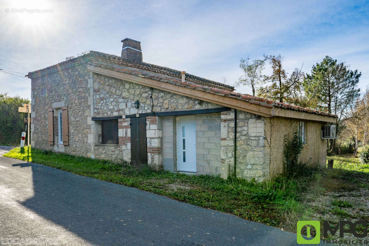 Maison à ALLEZ-ET-CAZENEUVE