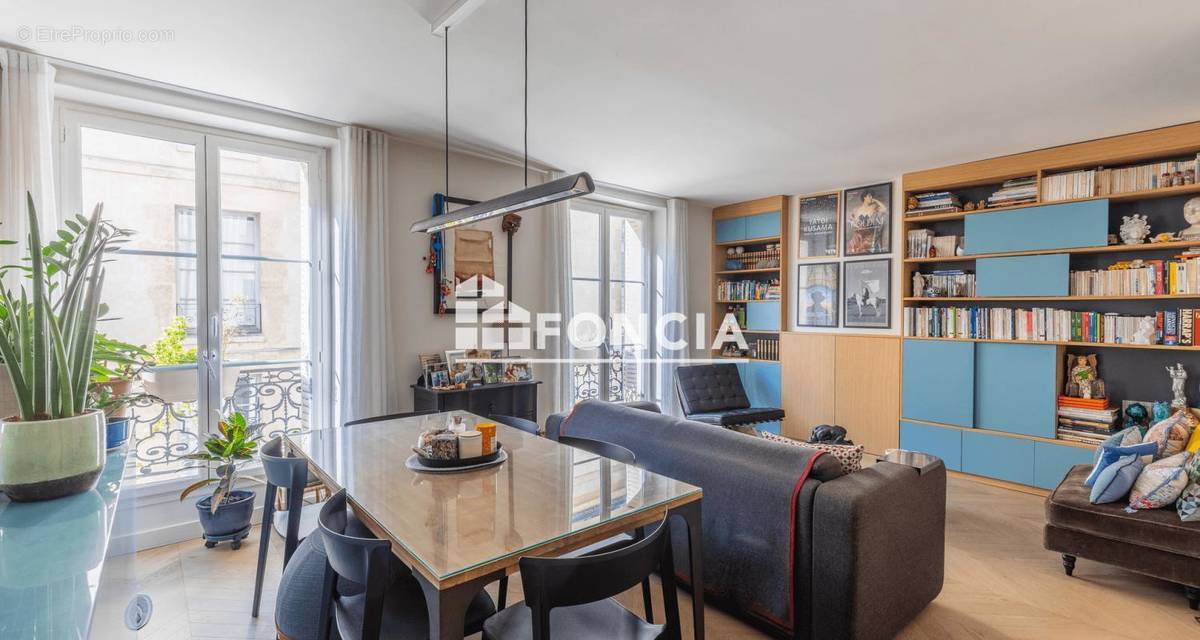 Appartement à PARIS-4E