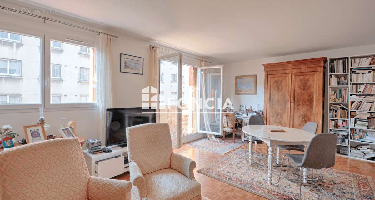 Appartement à PARIS-12E