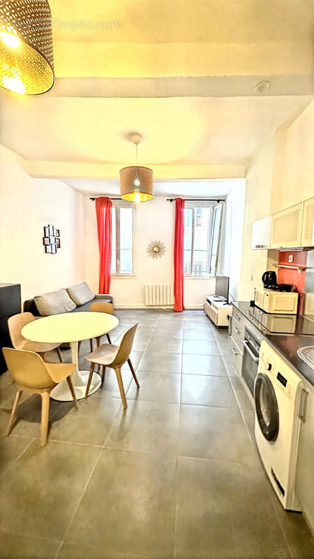 Appartement à MARSEILLE-2E