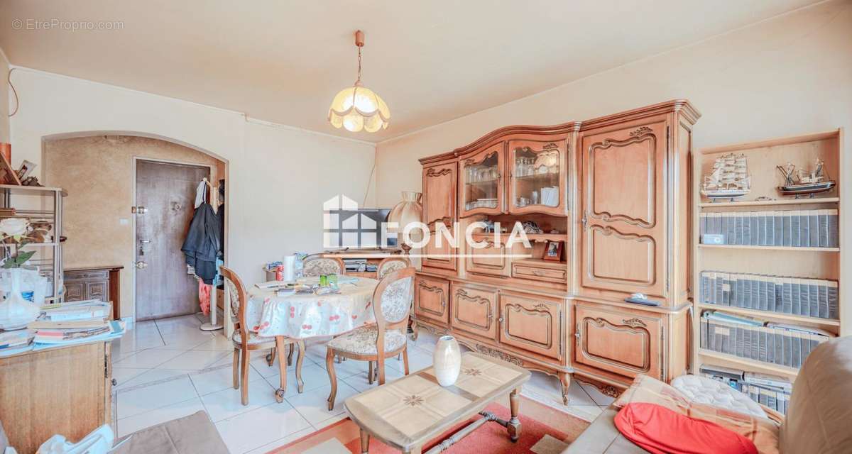 Appartement à HYERES