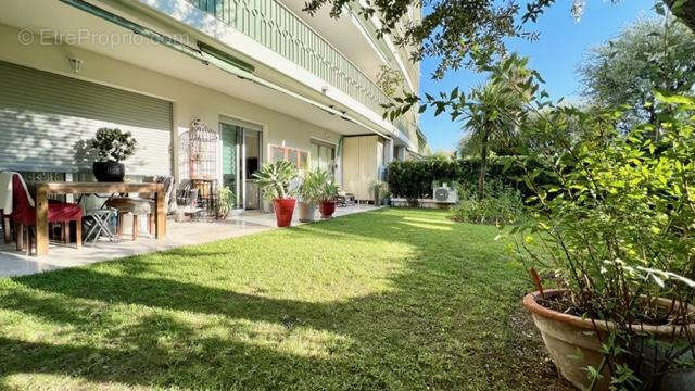 Appartement à ROQUEBRUNE-CAP-MARTIN