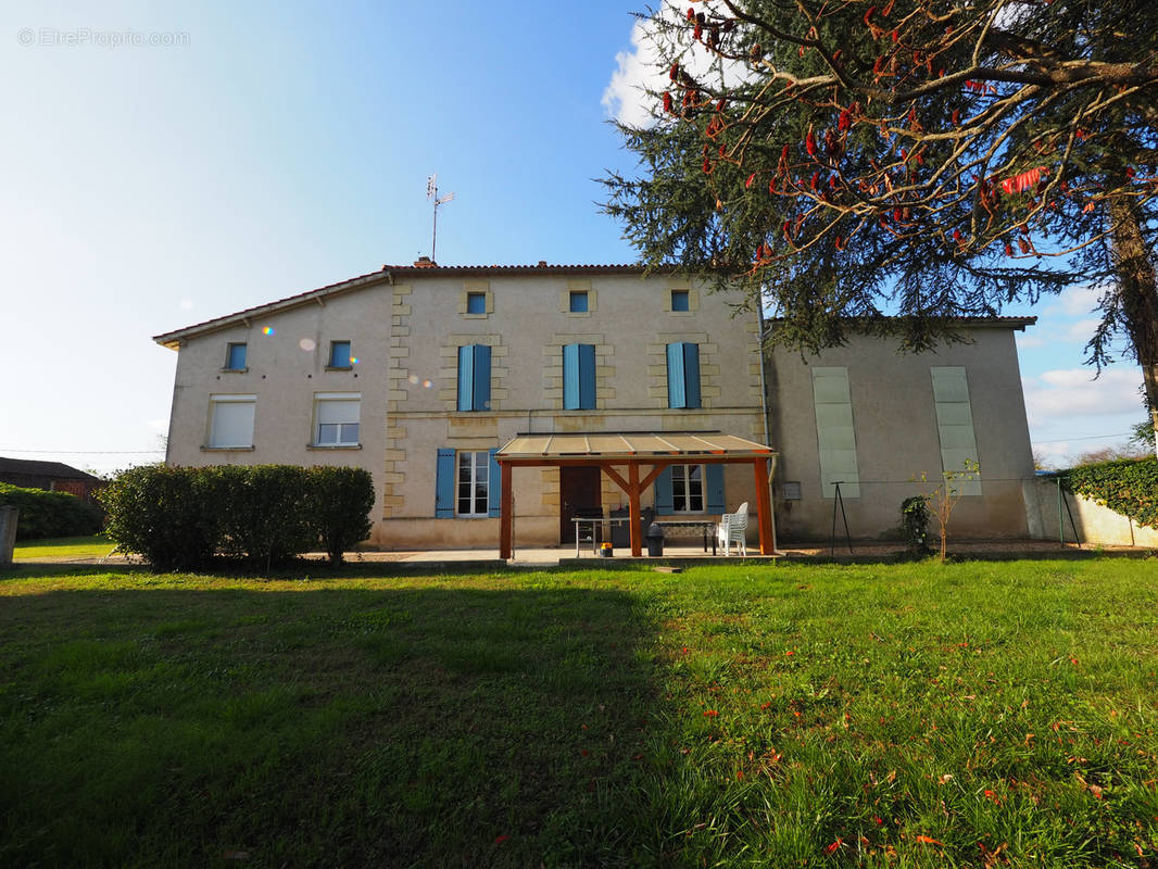 Maison à SAINTE-BAZEILLE