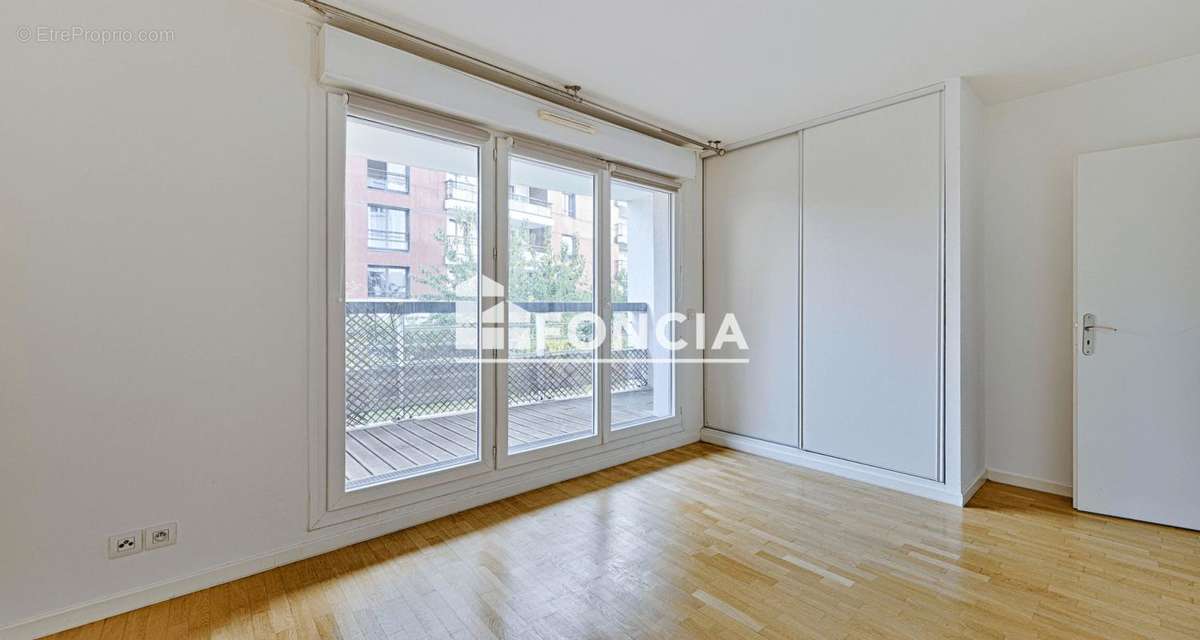 Appartement à ISSY-LES-MOULINEAUX