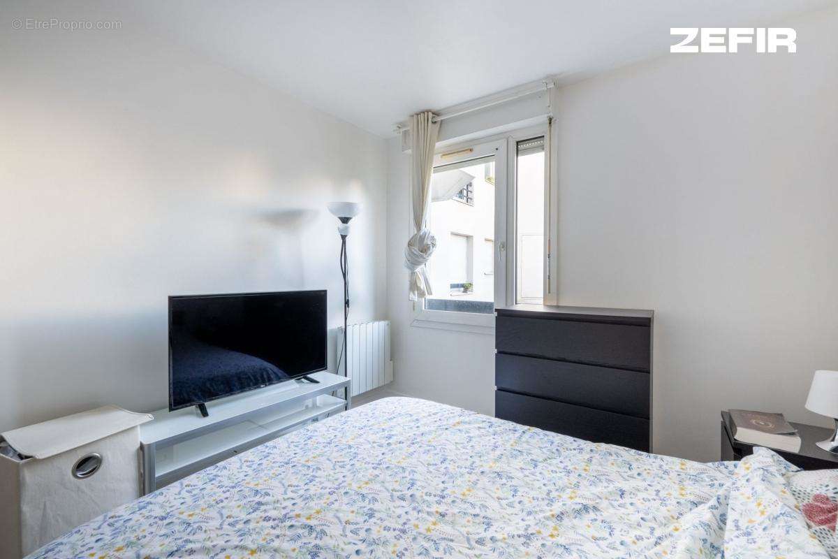 Appartement à COURBEVOIE