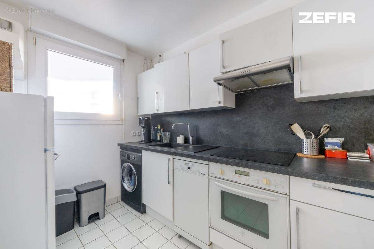 Appartement à COURBEVOIE