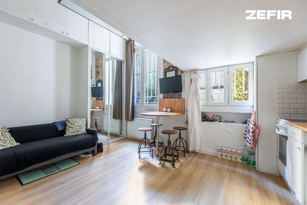 Appartement à PARIS-10E