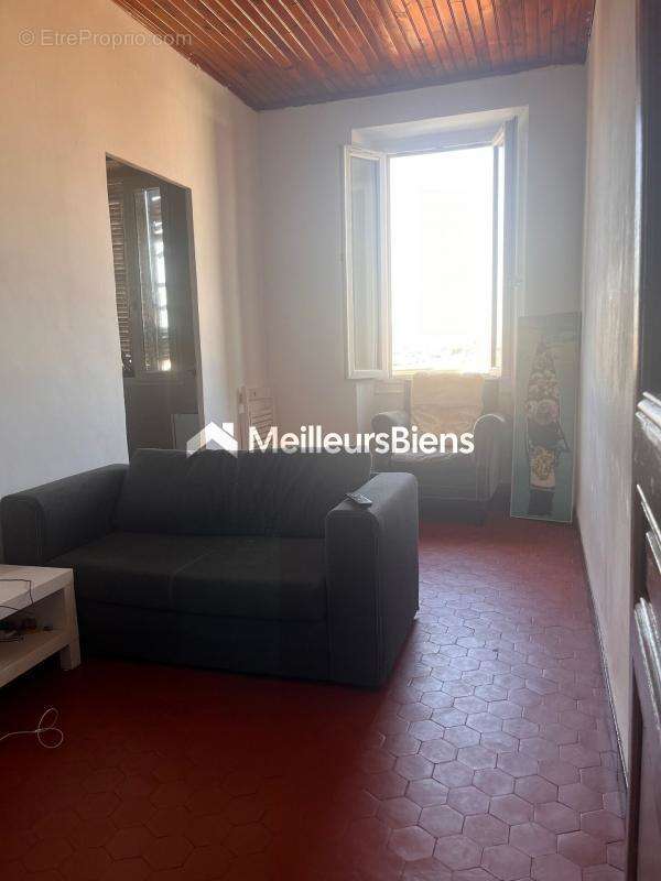 Appartement à MARSEILLE-3E