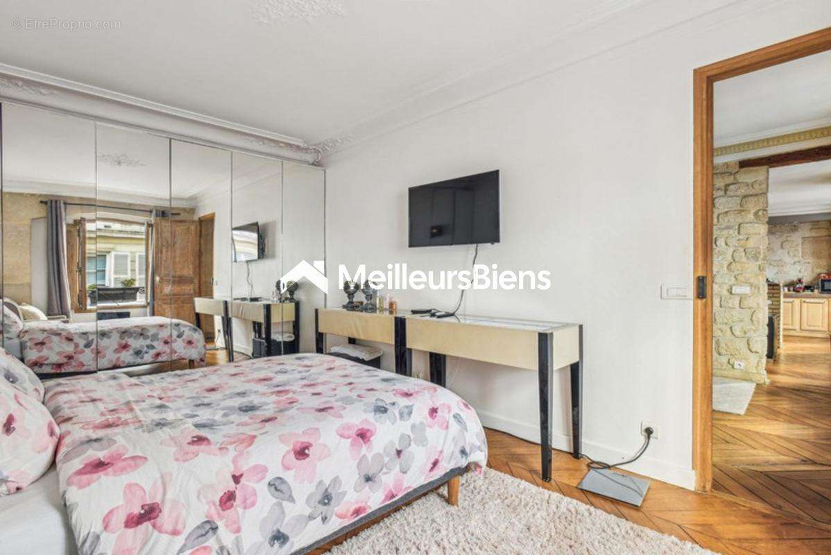 Appartement à PARIS-7E