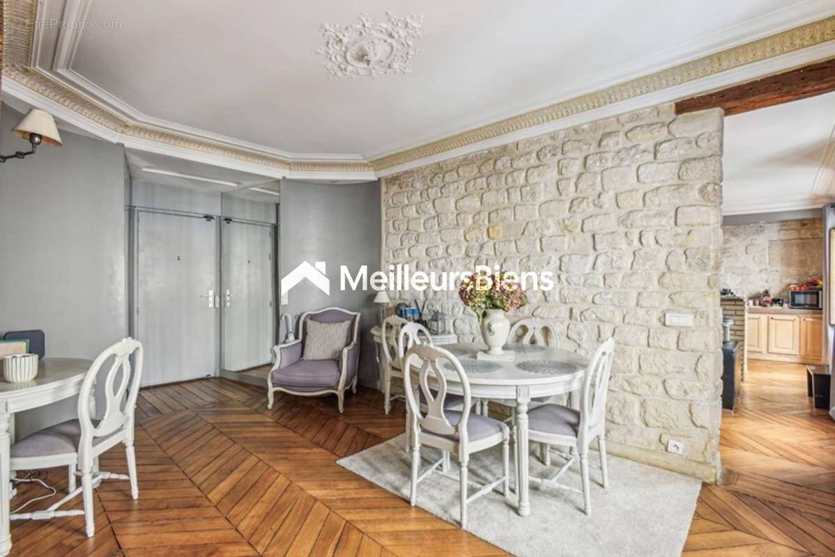 Appartement à PARIS-7E