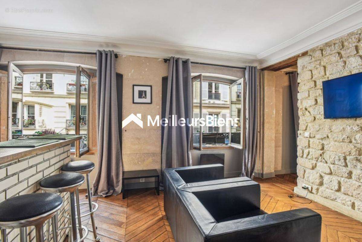 Appartement à PARIS-7E