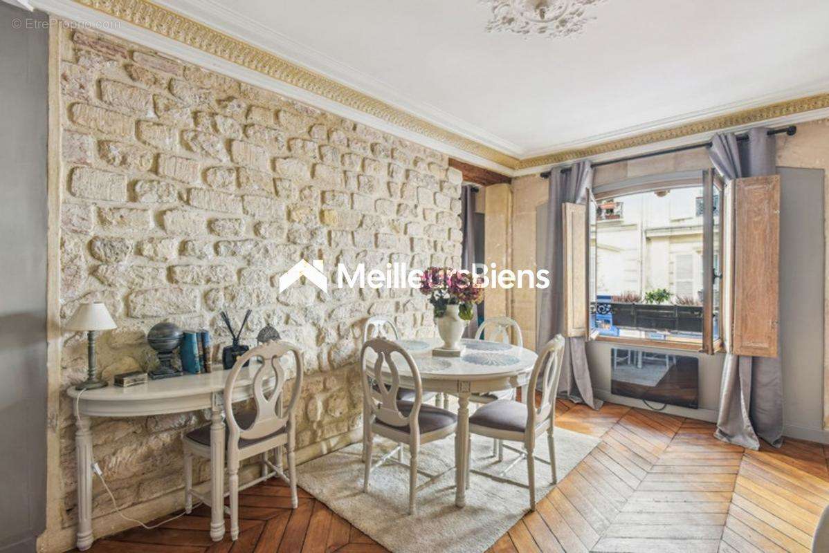 Appartement à PARIS-7E