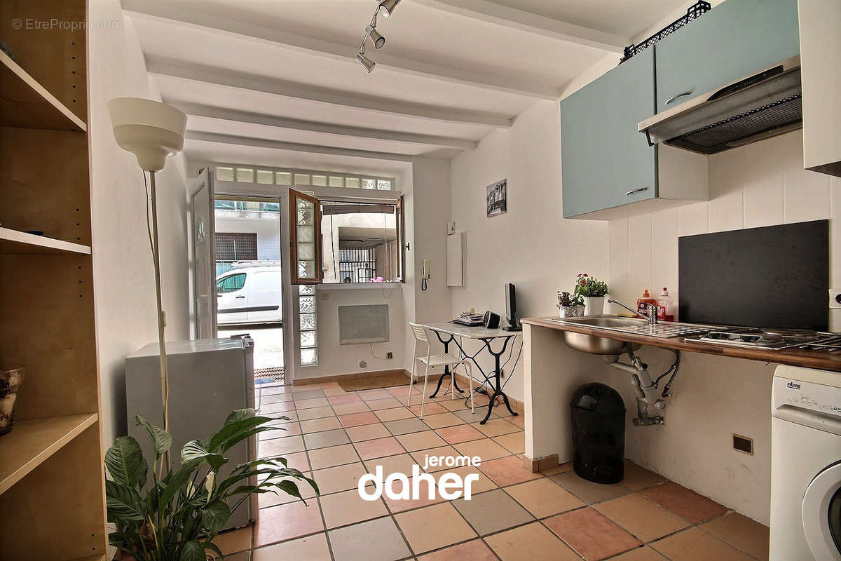 Appartement à MARSEILLE-5E