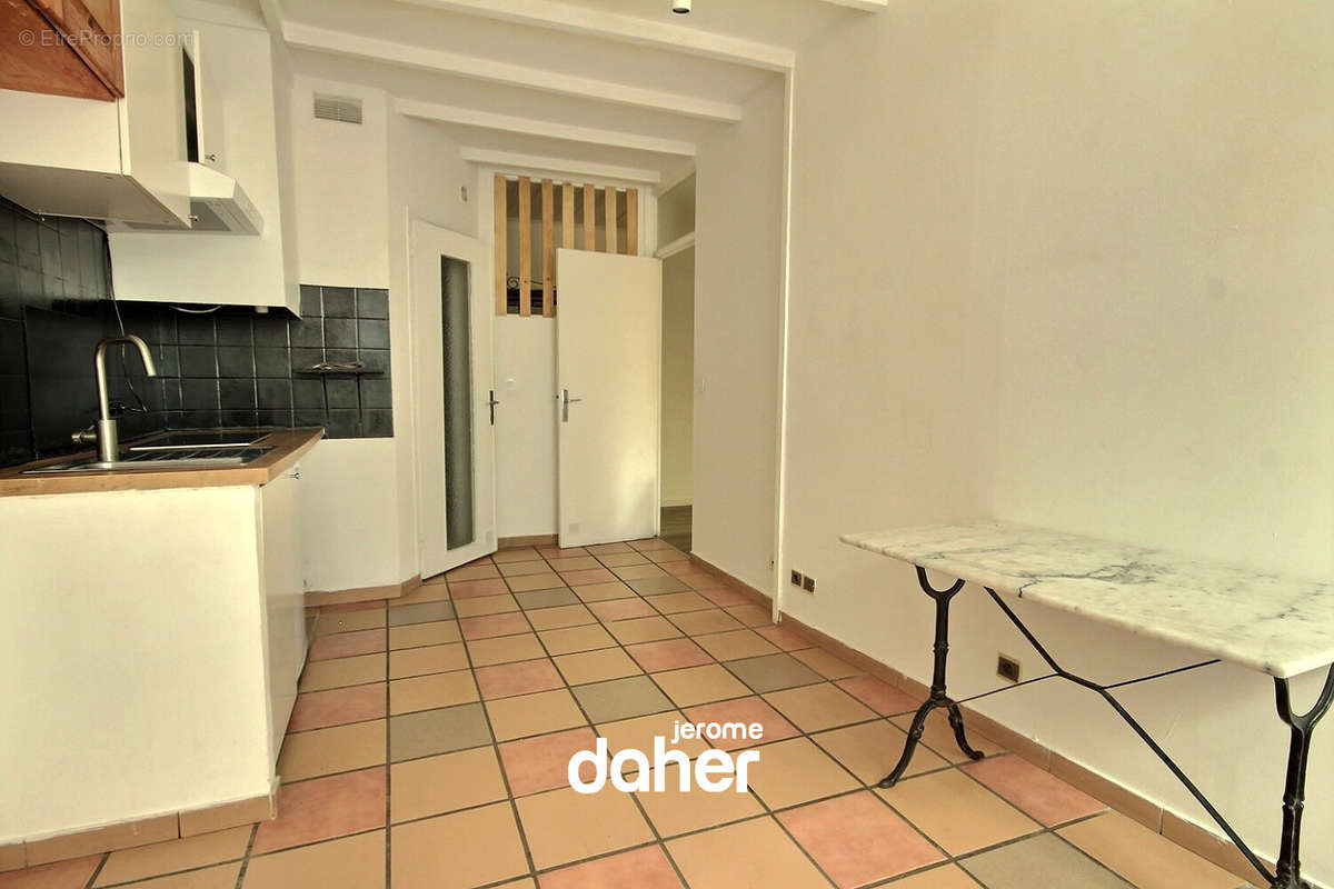 Appartement à MARSEILLE-5E