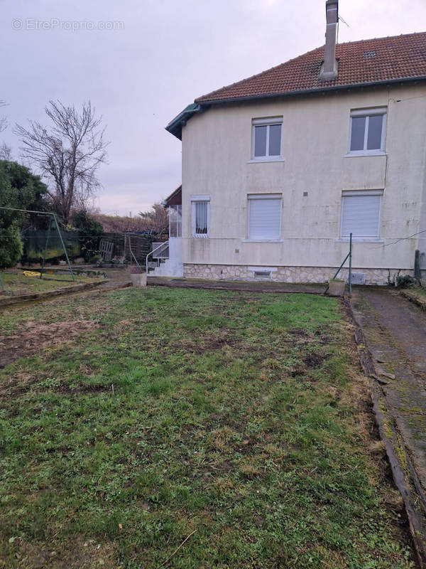 Maison à MONTEREAU-FAULT-YONNE