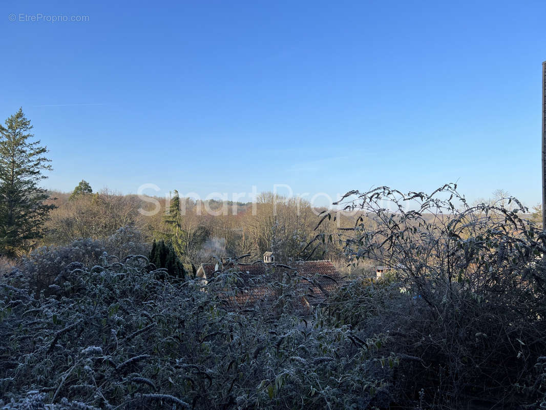 Terrain à BAGNEAUX-SUR-LOING