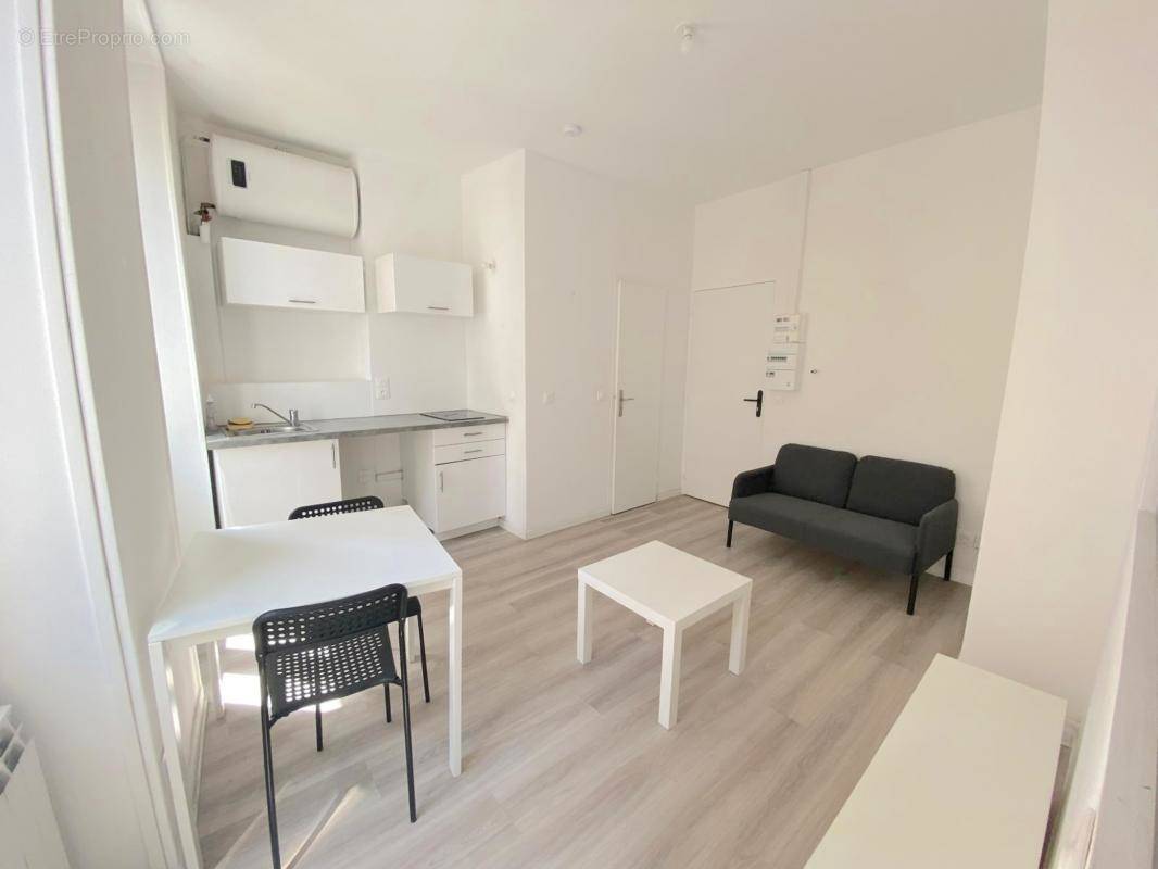 Appartement à MARSEILLE-4E