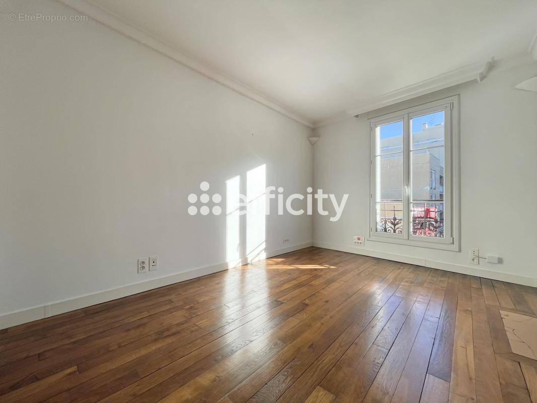 Appartement à PARIS-12E