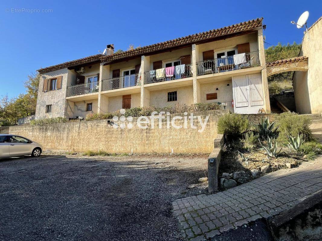 Appartement à ESPARRON-DE-VERDON