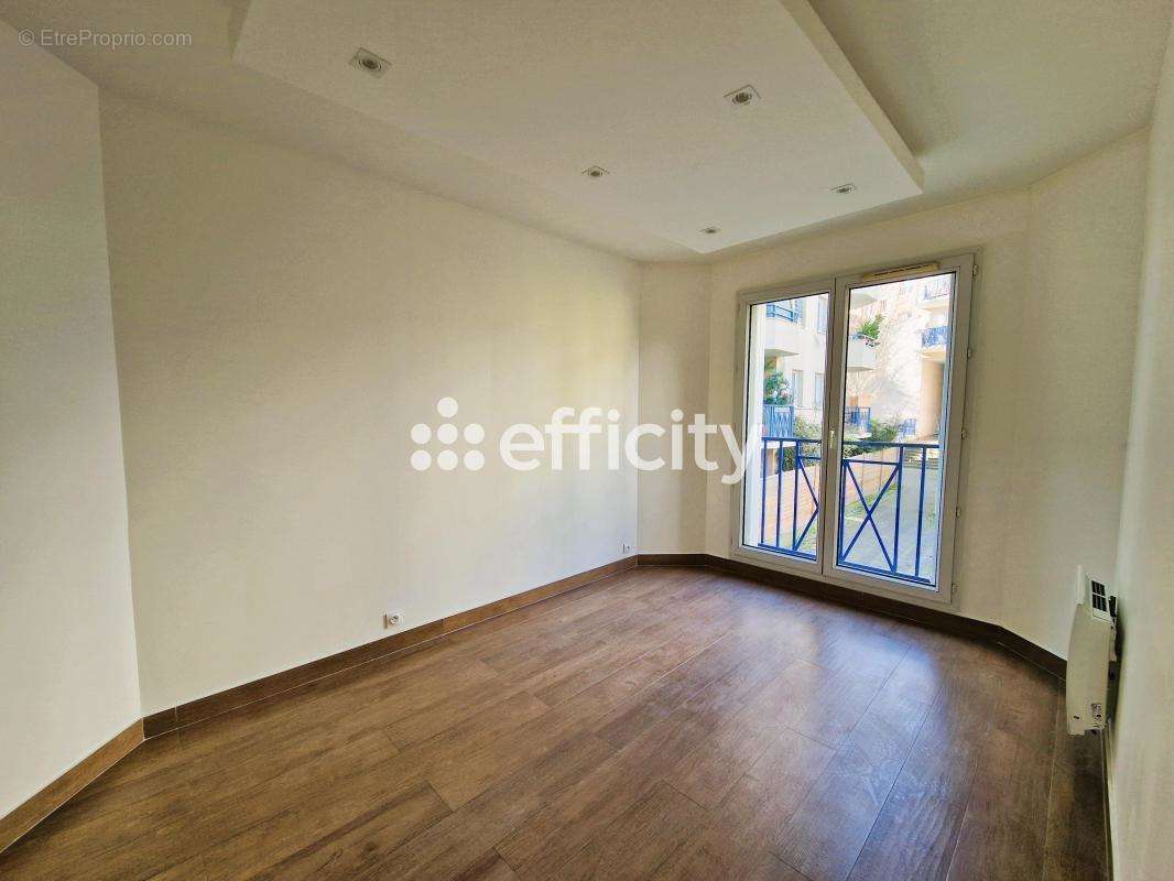 Appartement à SURESNES