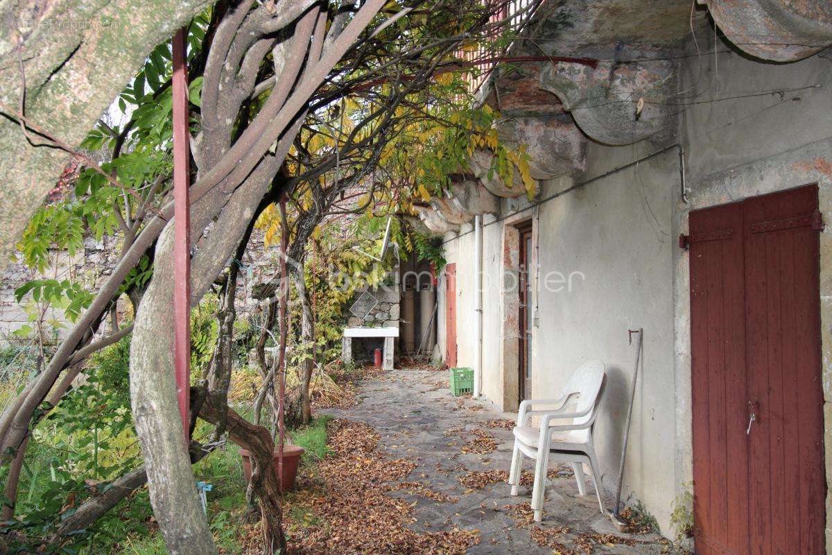 Maison à SAINT-JEAN-DU-BRUEL