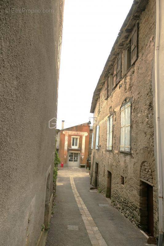 Maison à SAINT-GERMAIN-DE-CALBERTE