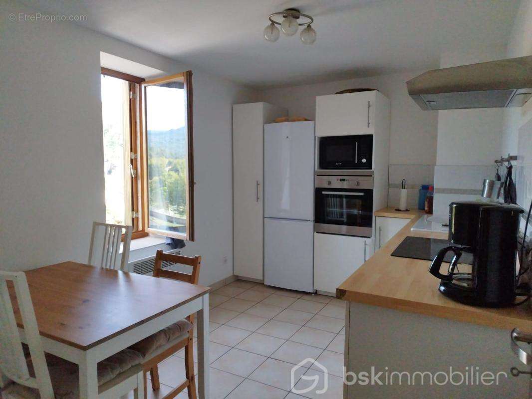 Appartement à LAMALOU-LES-BAINS