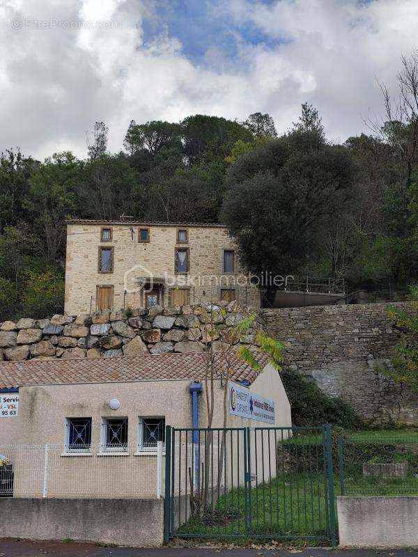 Appartement à LAMALOU-LES-BAINS