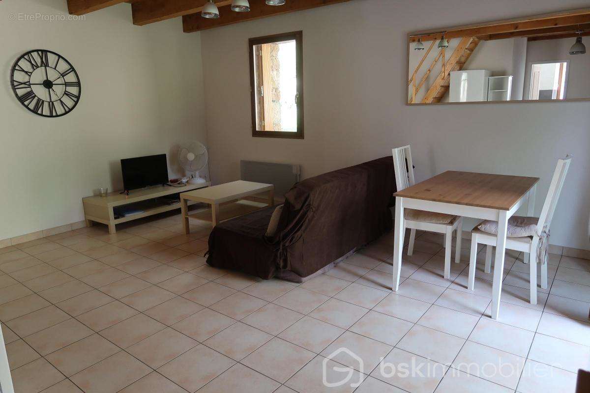 Appartement à LAMALOU-LES-BAINS