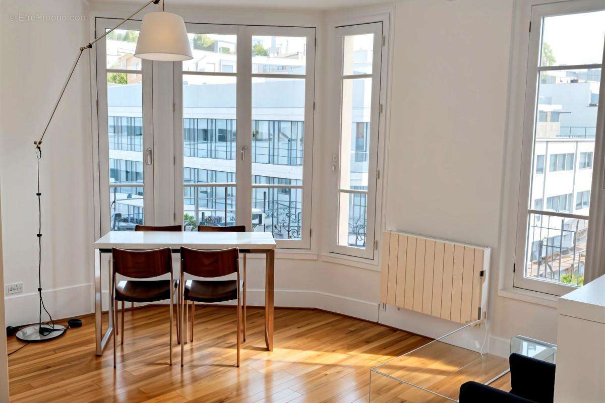 Appartement à NEUILLY-SUR-SEINE