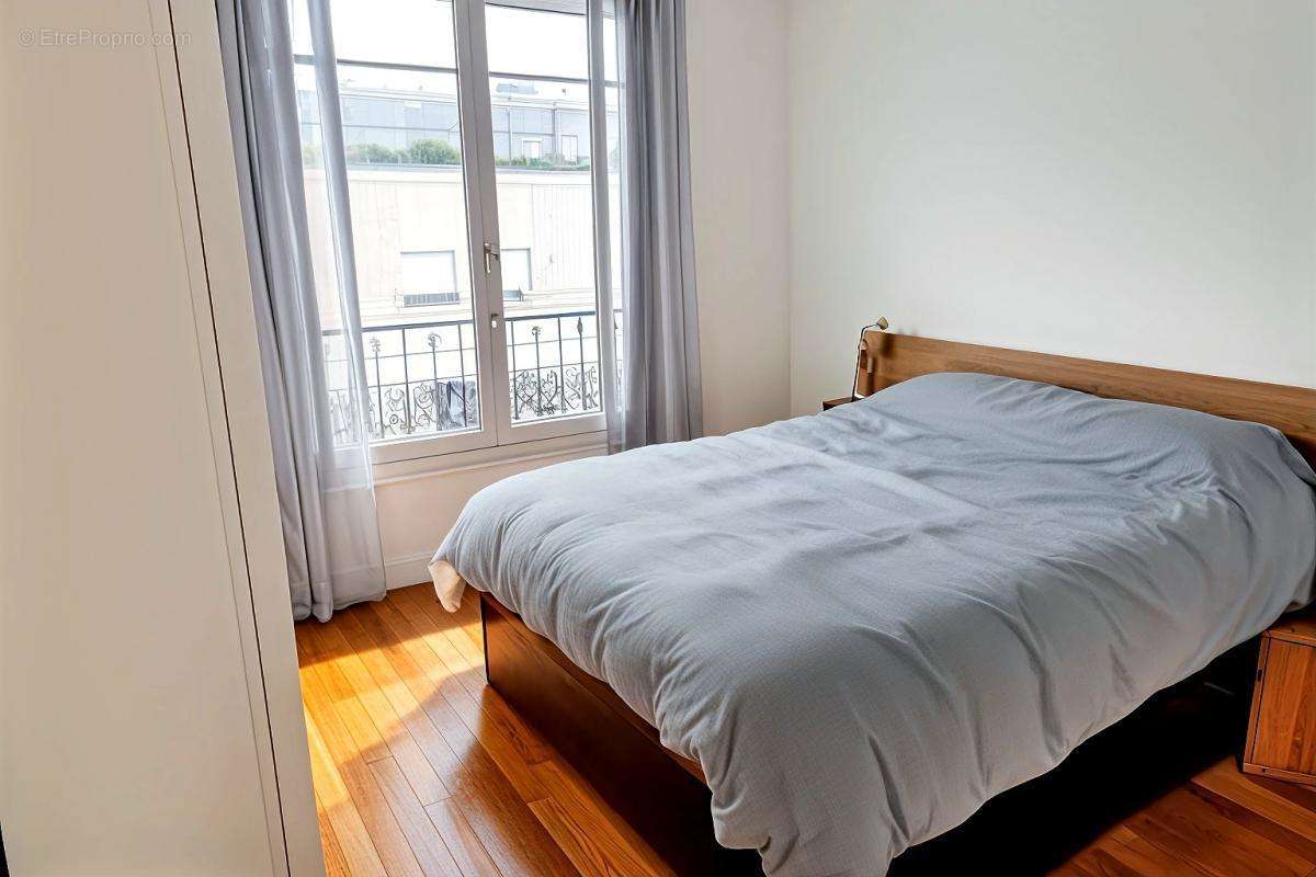 Appartement à NEUILLY-SUR-SEINE