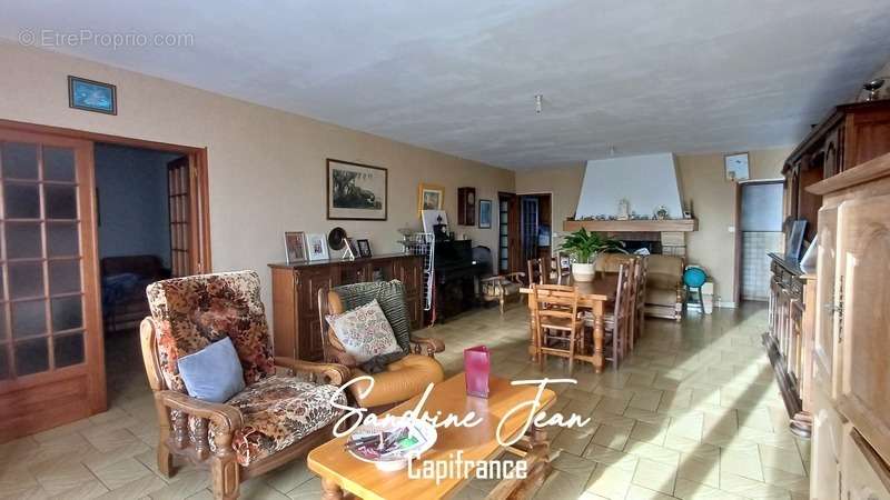 Appartement à AUBEVOYE