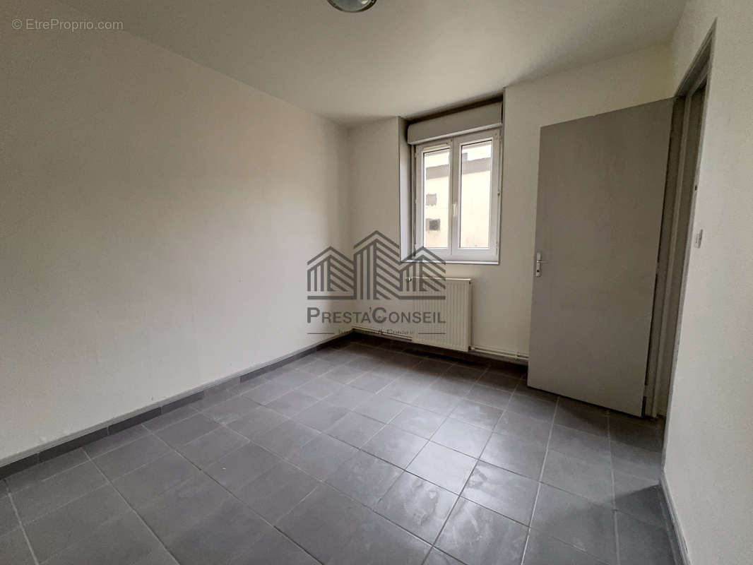 Appartement à SAINT-ETIENNE-DU-ROUVRAY