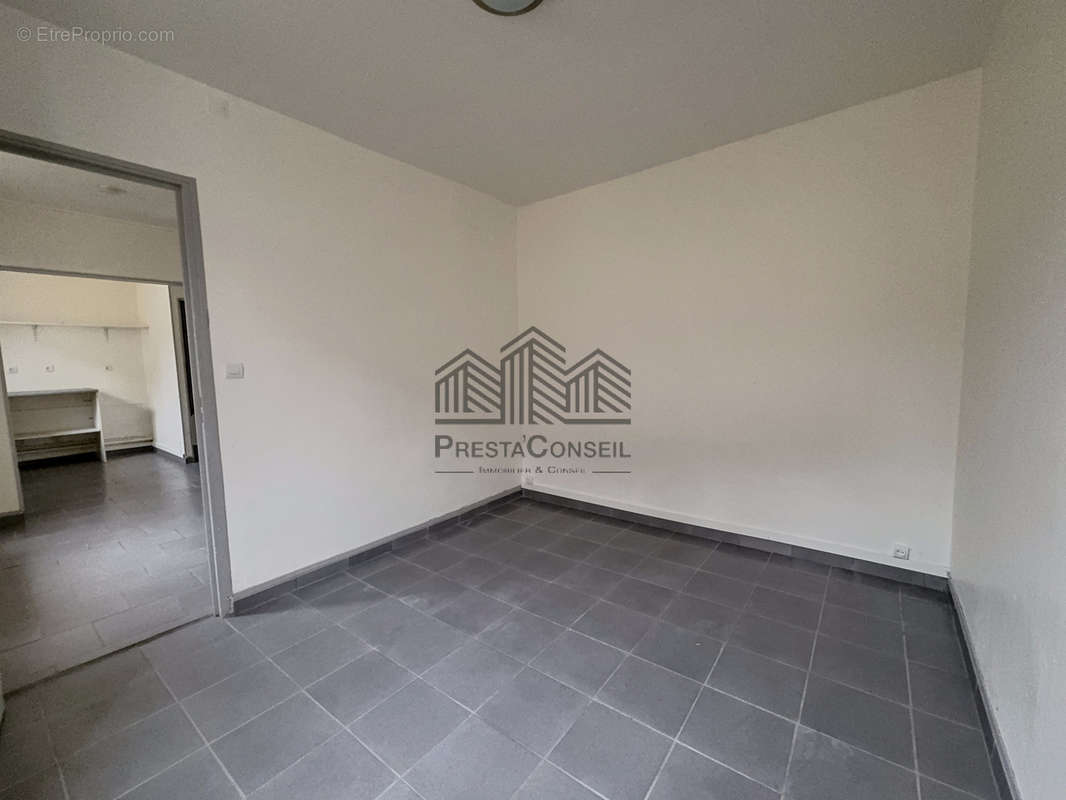 Appartement à SAINT-ETIENNE-DU-ROUVRAY