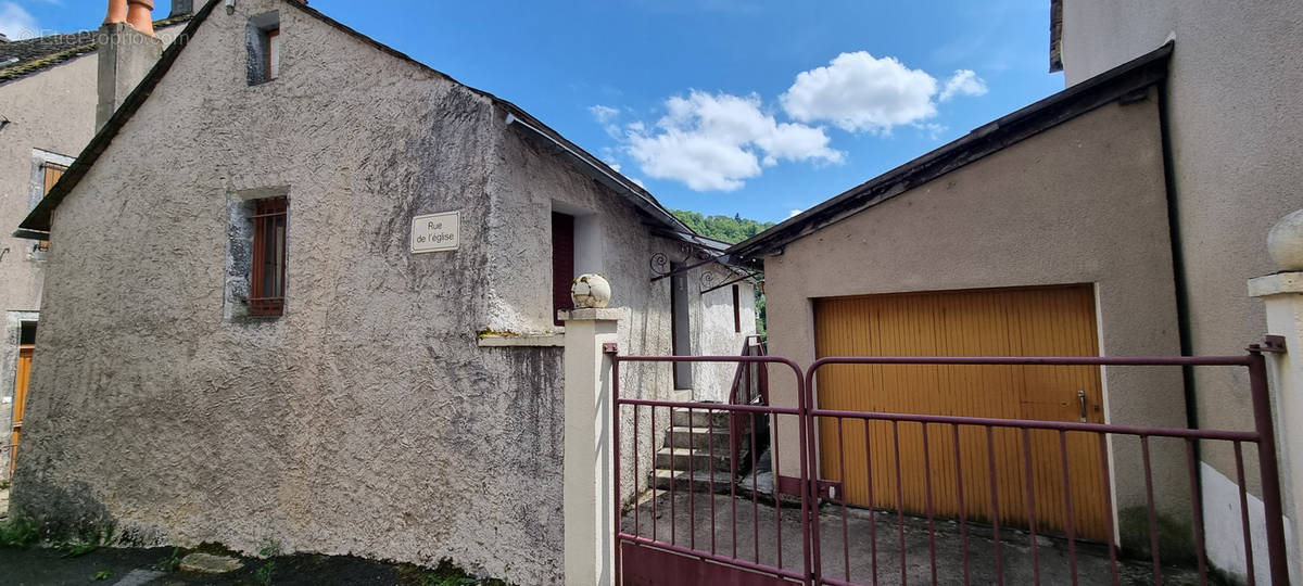 Maison à SAINT-CHELY-D&#039;AUBRAC